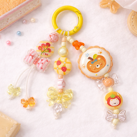 Ciondolo Kawaii Lungo Giallo Arancio con Orsetto e Funghi - Charm Multiuso Fatto a Mano