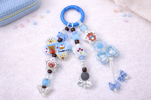 Ciondolo Kawaii Lungo Azzurro con Orsetti e Farfalle - Charm Multiuso Fatto a Mano