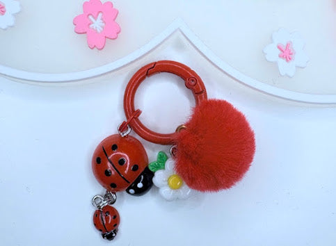 Ciondolo Kawaii Rosso Coccinella con Pon Pon - Charm Multiuso Fatto a Mano