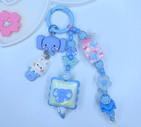 Ciondolo Kawaii Azzurro con Elefantino - Charm Multiuso Fatto a Mano