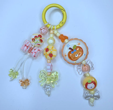 Ciondolo Kawaii Lungo Giallo Arancio con Orsetto e Funghi - Charm Multiuso Fatto a Mano