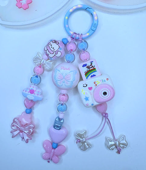 Ciondolo Kawaii Lungo Rosa Lilla con Macchina Fotografica e Farfalle - Charm Multiuso Fatto a Mano