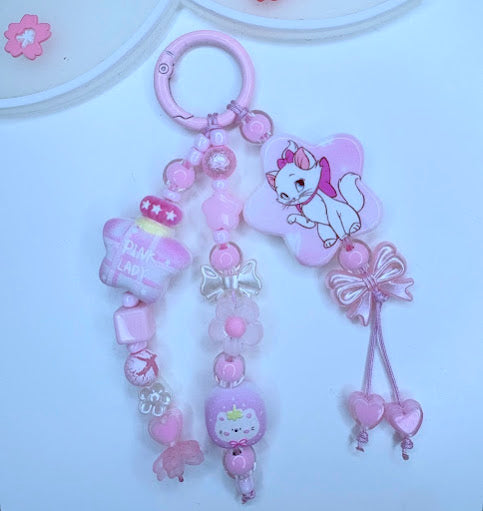 Ciondolo Kawaii Lungo Rosa con Marie Aristogatti - Charm Multiuso Fatto a Mano