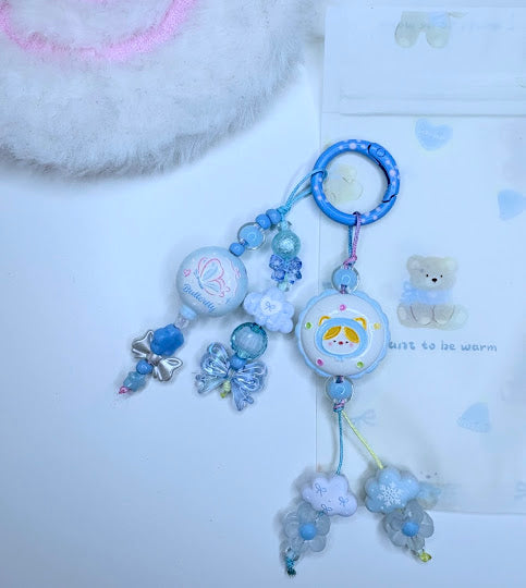 Ciondolo Kawaii Lungo Azzurro con Gattino e Farfalla - Charm Multiuso Fatto a Mano