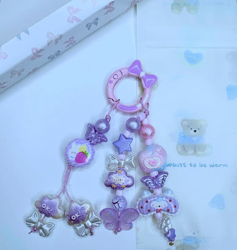 Ciondolo Kawaii Lungo Lilla Viola con Coniglietto e Farfalla - Charm Multiuso Fatto a Mano
