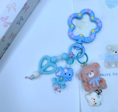 Ciondolo Kawaii Azzurro con Orsetto e Cuore - Charm Multiuso Fatto a Mano